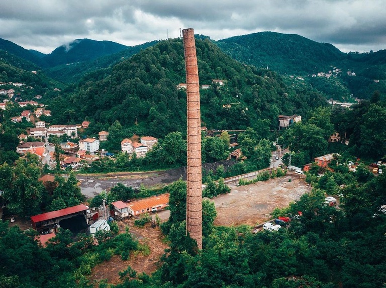 Tarihi Kok Fabrikası ve Bacası