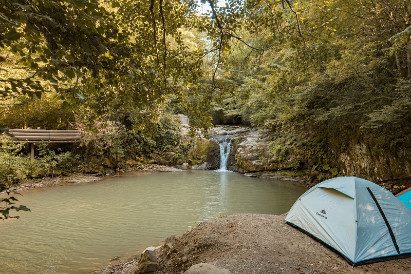 Tas Gölünde Doğada Kamp Kur