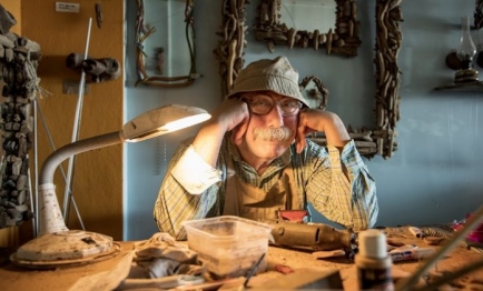 Deniz, dal parçaları ve hayaller: Mehmet Türkçelik ile Driftwood Sanatı